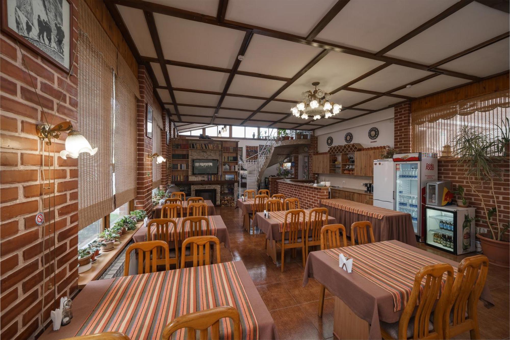 登山之家酒店 比什凯克 外观 照片